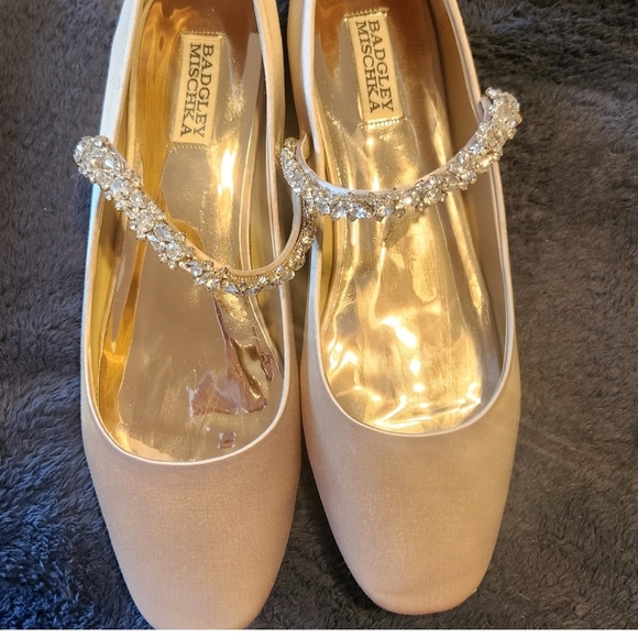 Badgley Mischka Women's Gold and Cream Embellished Heels - Picture 1 of 4